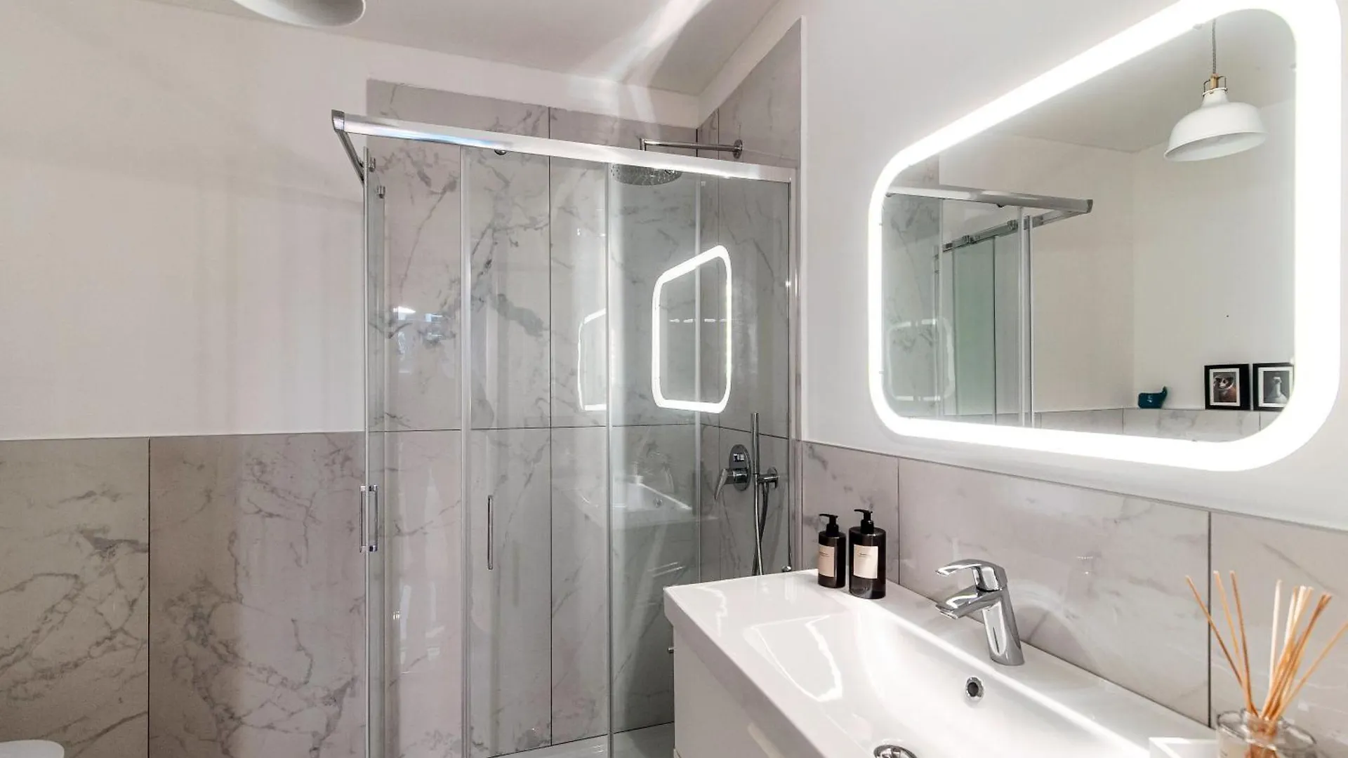 Suite Joivy Bv 66 Como Italy