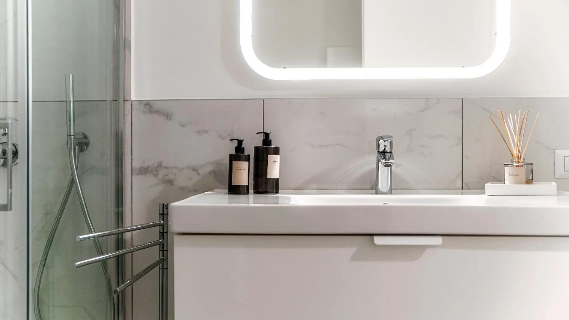 Apartment Suite Joivy Bv 66 Como Italy