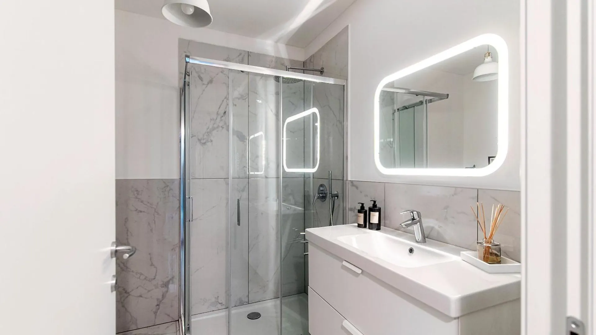 Suite Joivy Bv 66 Como Apartment